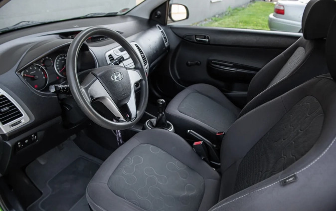 Hyundai i20 cena 13700 przebieg: 230000, rok produkcji 2010 z Radom małe 254